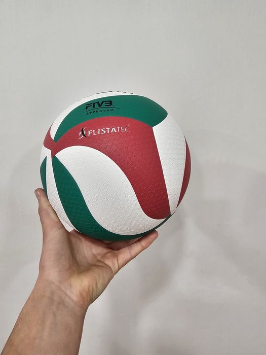 волейбольні м'ячі