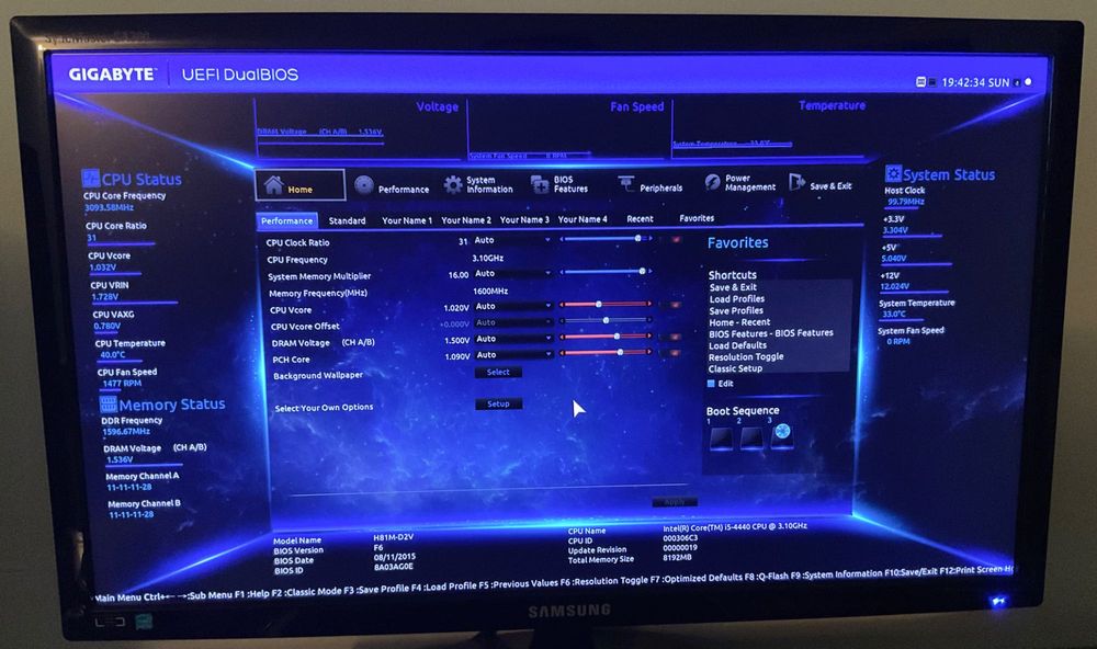 Komputer PC z Windows 11 Home