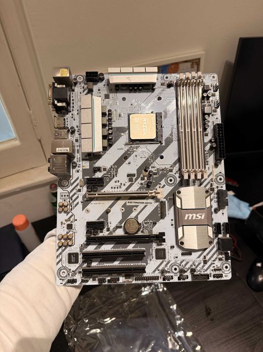 Ryzen 3700X + Motherboard MSI B350 Tomahawk Artic