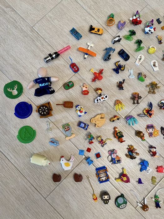 Кіндер іграшки Kinder