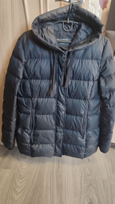 Продам жіночий пуховик