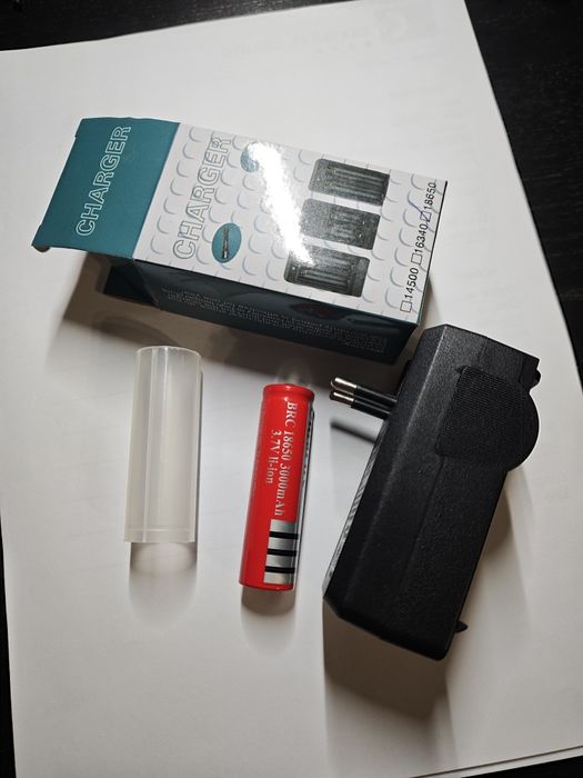 18650 Battery Charger + Battery (New in Box)64171304700163121