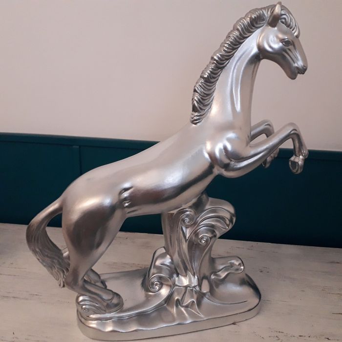 Cavalo em cerâmica  para decoração