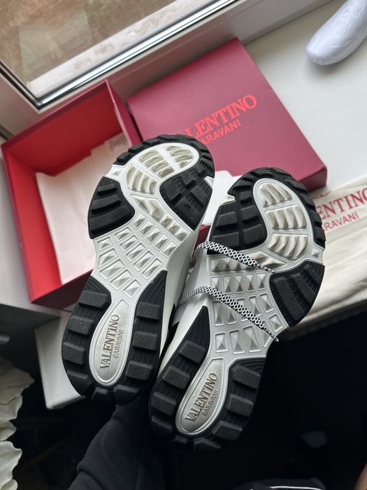 Кроссовки Valentino