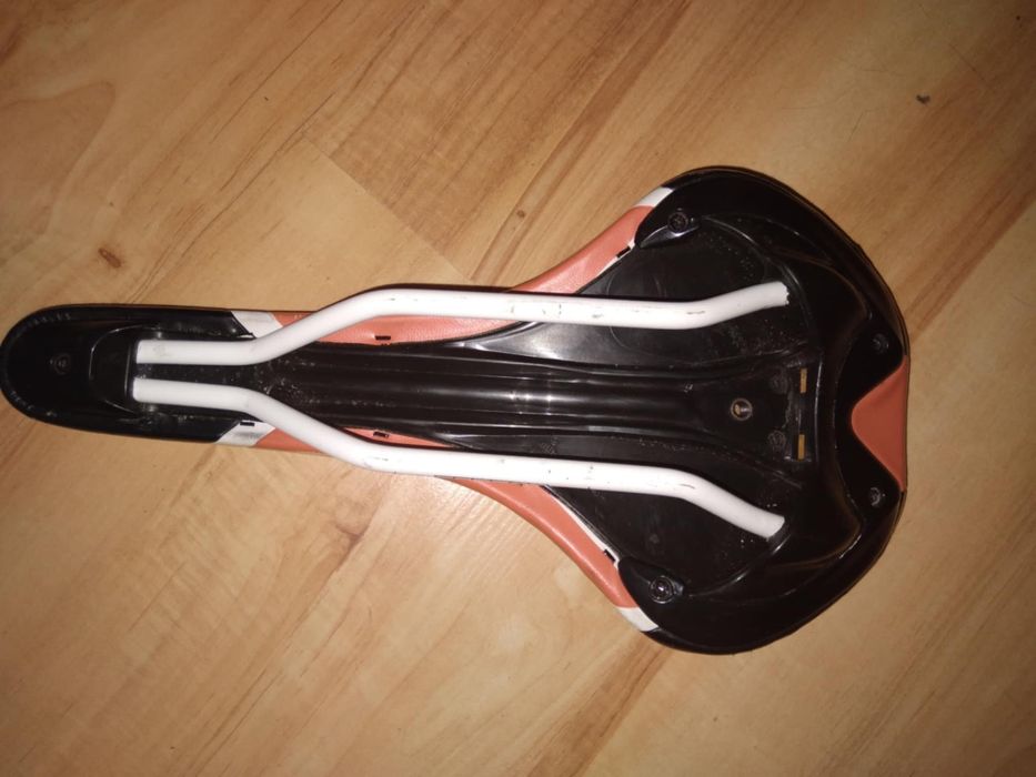 Siodełko rowerowe KTM.