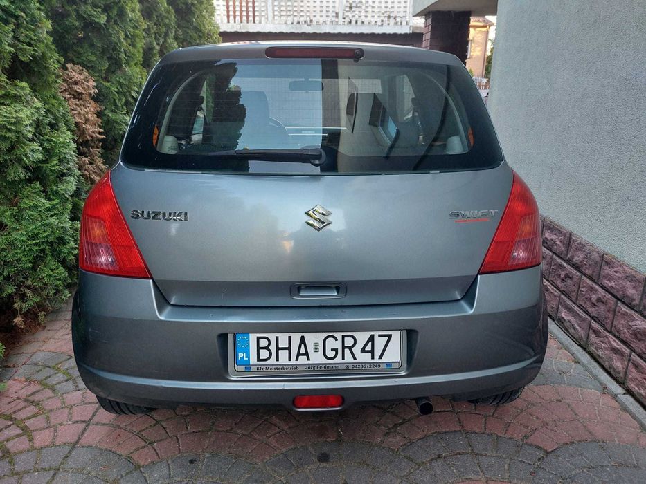 Suzuki Swift 1.3 benzyna grudzien/2005 rok.