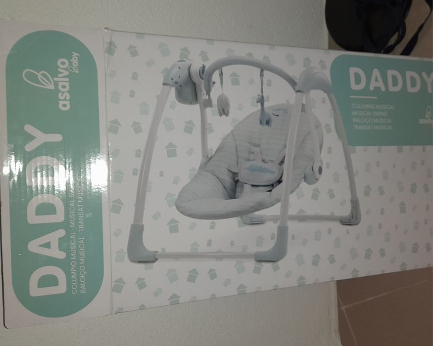 Baloiço bebé com musica