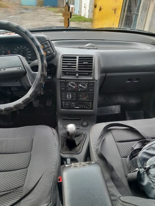 Продам ваз 21114 в хорошому стані ходовка зроблена