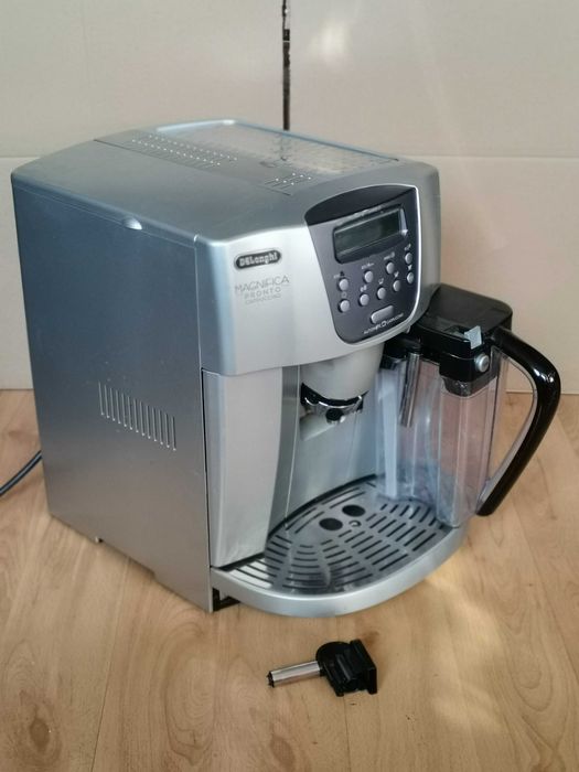 Ekspres DeLongi Magnifica Pronto Cappuccino ESAM4506