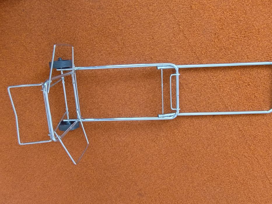 Wózek metalowy na kółeczkach