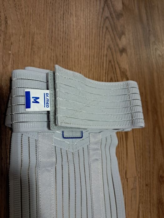 Pas korygujący postawę M
