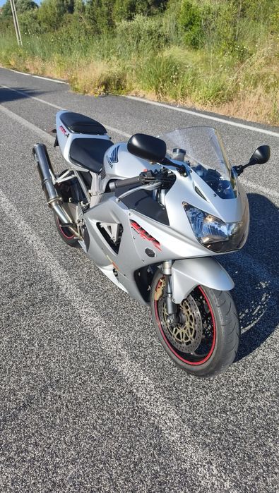 Honda cbr 929  aceito troca por outras motas