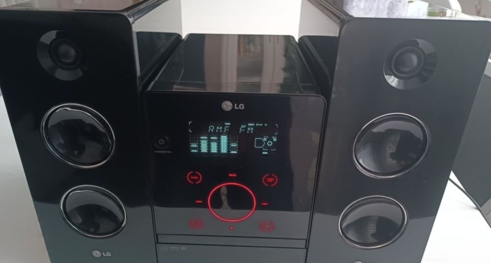 Mini wieża LG FA162 2x160 WATT