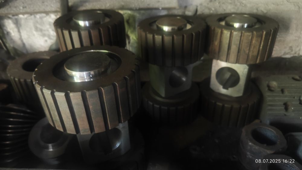 Гранулятор, Рабочая часть с матрицей 200 и подвижные ролики