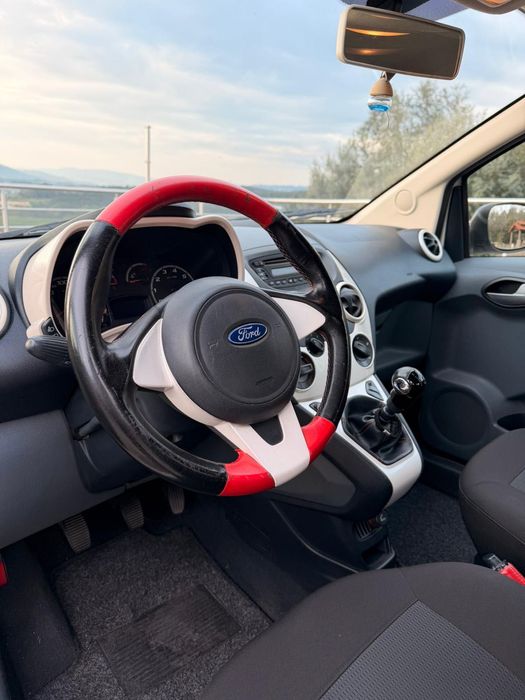 Carro  -  Ford KA