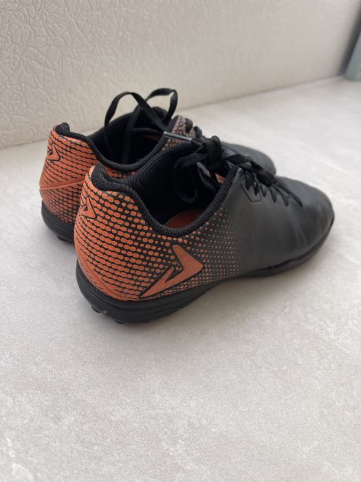 Demix 38 дитячі кросівки футзальні