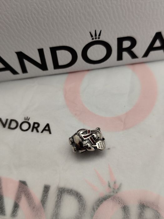 Conta urso de natal da Pandora