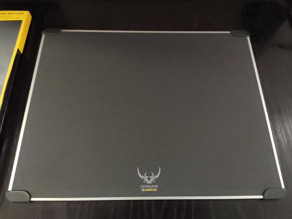 Tapete de rato mouse pad Corsair MM600 base aluminio