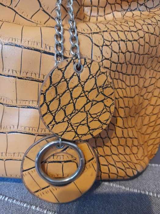 Torebka w kolorze camel David Jones