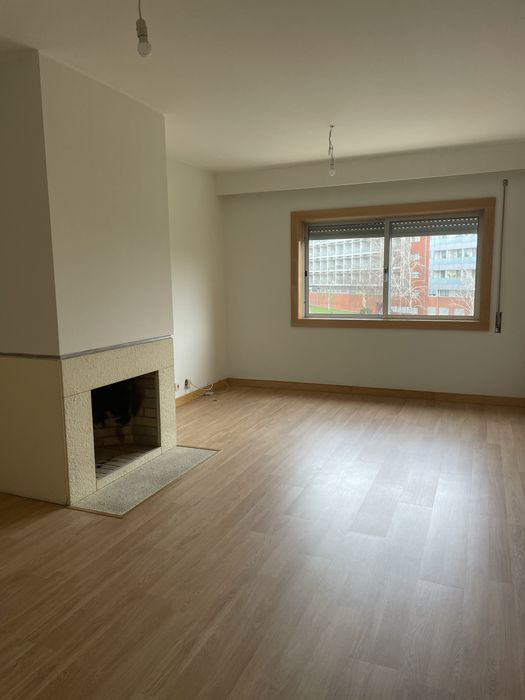 T1+1 Pedrouços (a 2min H. S. João)