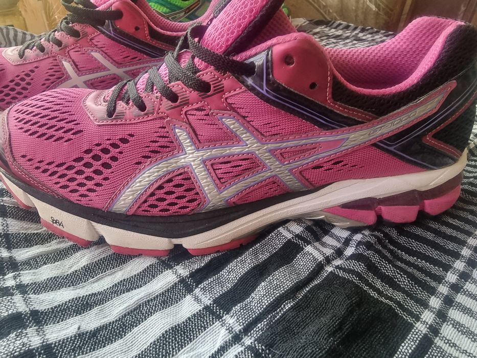 Продам мужские крассовки ASICS