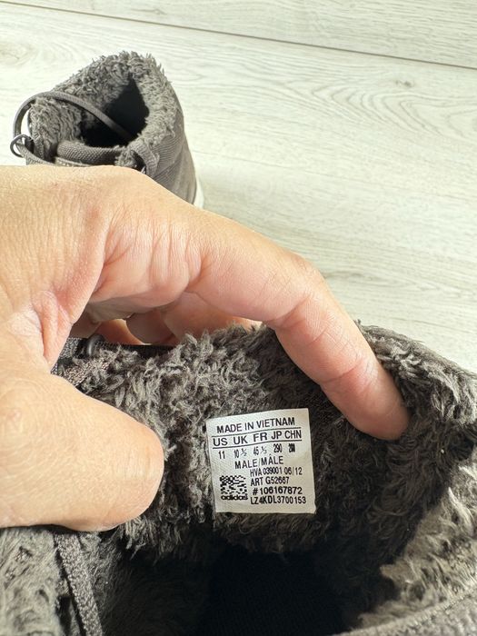 Adidas утеплені кросівки 45 розмір