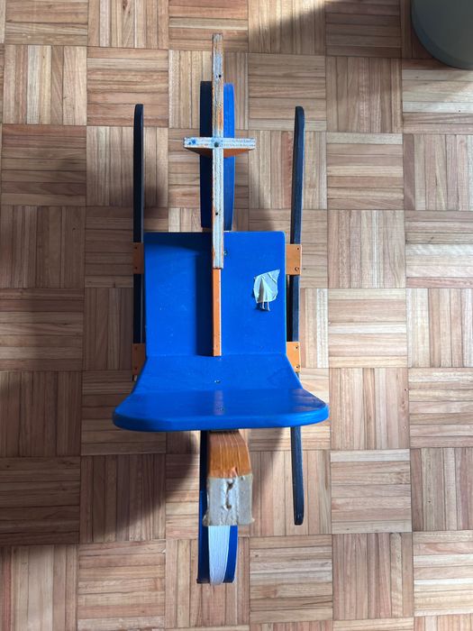 Mota de madeira com baloiço