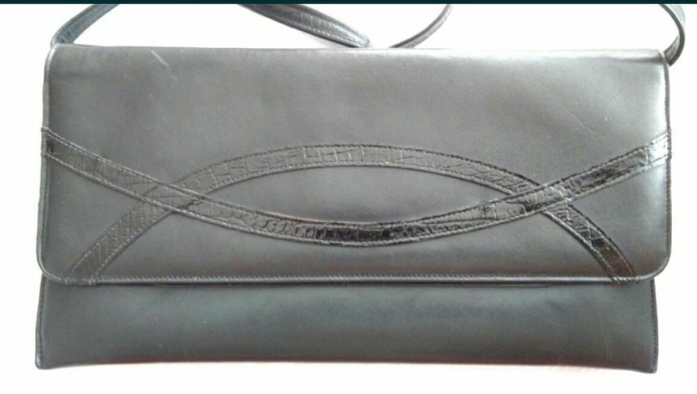 Torebka kopertówka
kolor czarny