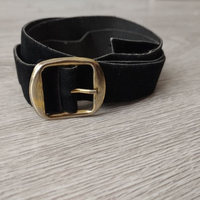 Pasek dziewczęcy zamszowy długość 83 cm
Czarny