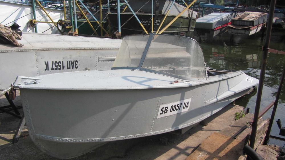 Продам МЕСТО с лодкой!