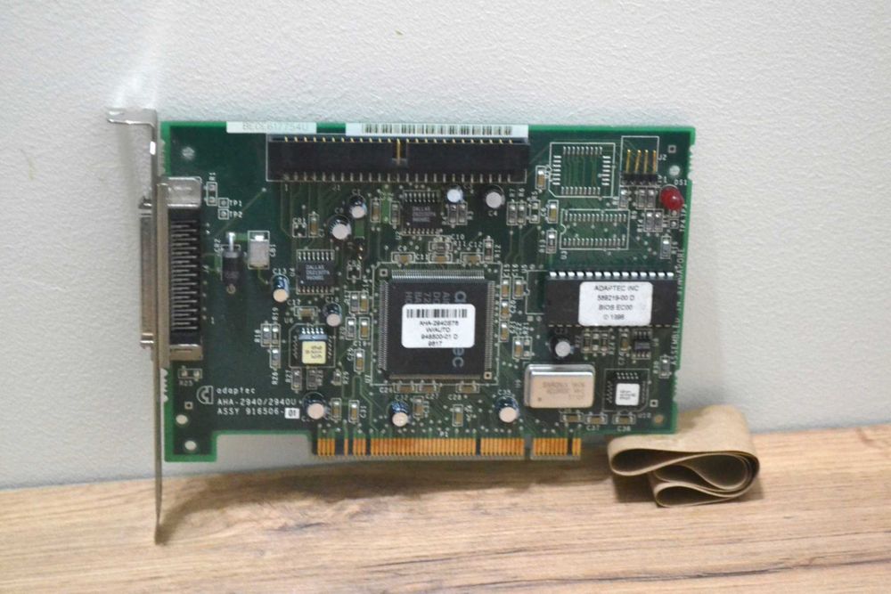 kontroler SCSI ADAPTEC 2940 idealny stan w pudełku płyta CD instrukcja