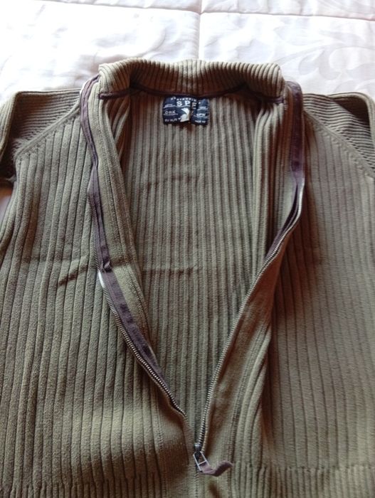 Camisola e casaco de homem