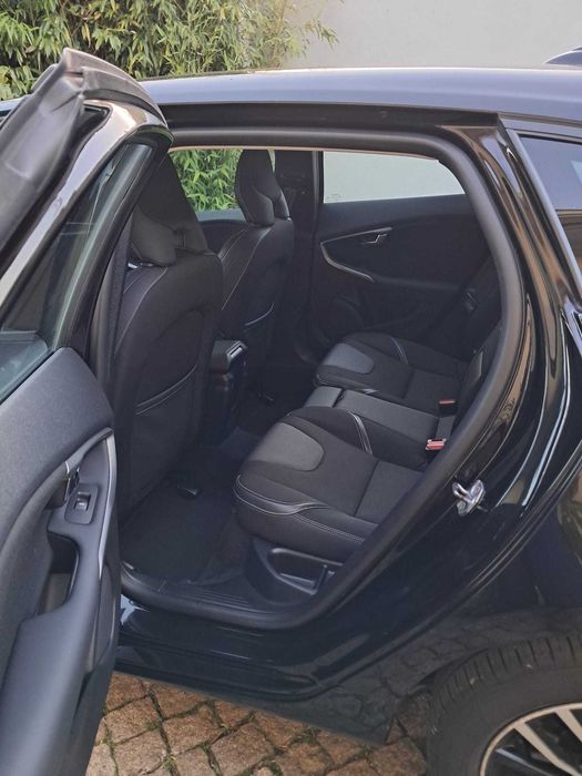 Carro Volvo v40d3