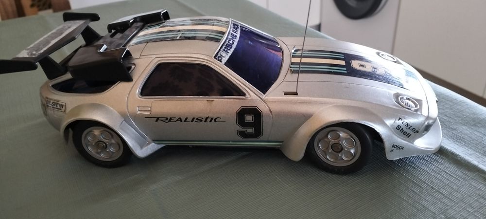 Carro telecomandado antigo