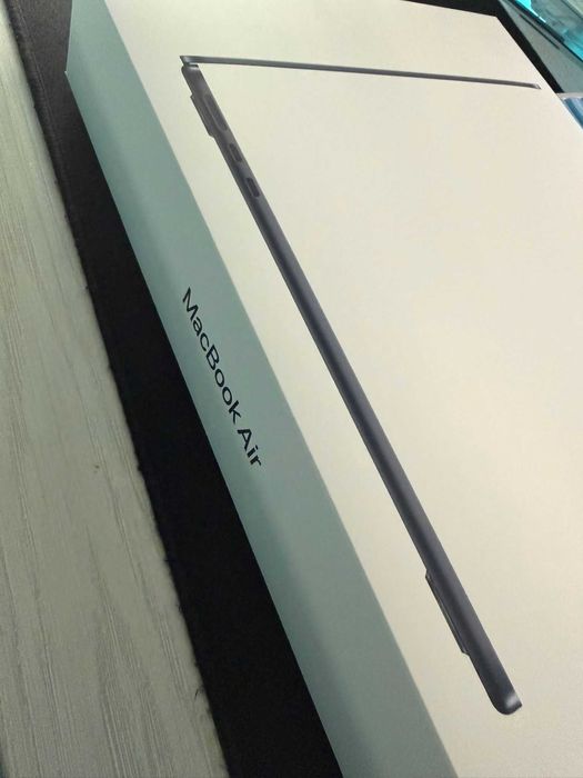 MacBook Air 13" M5 16GB 512GB Midnight 2026 Novo c/ Fatura
