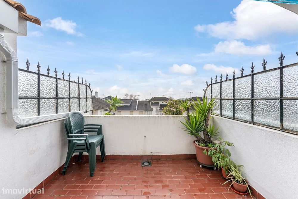 Penthouse T4 com piscina, Junqueiro Carcavelos, Cascais