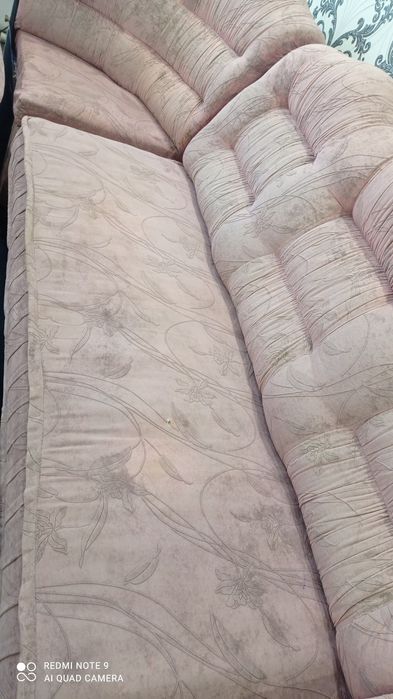 Продам мягкий уголок в зал