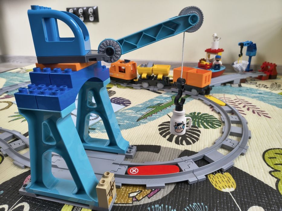 Pociąg LEGO Duplo towarowy i parowy 10875 i 10874