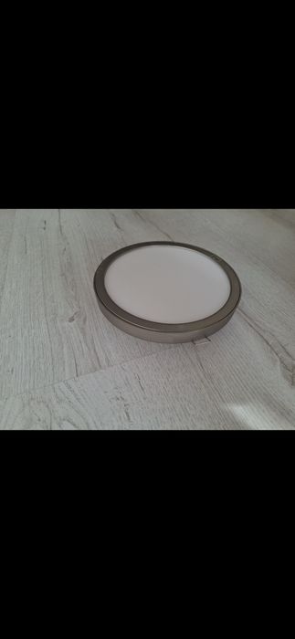 Lampa sufitowa dwa kolory światła