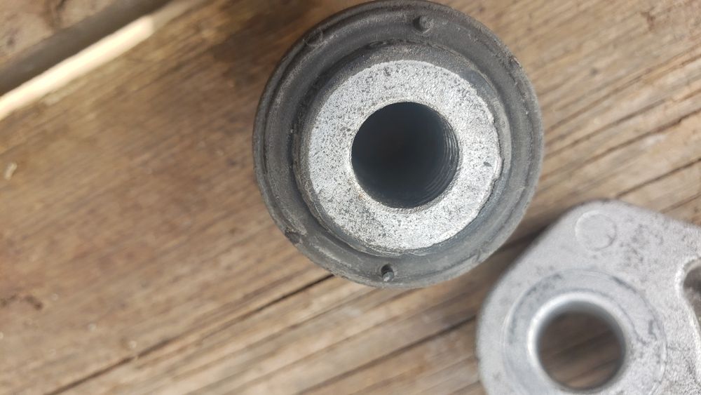 подушка кпп (коробки передач] volvo