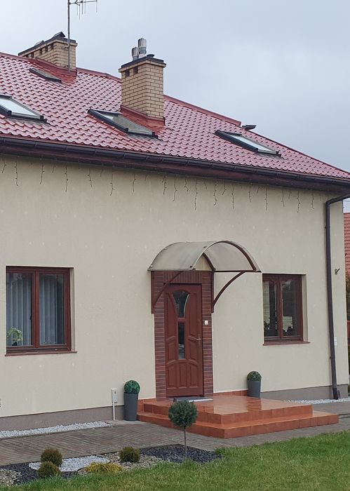 Zadaszenie nad drzwii. Daszek