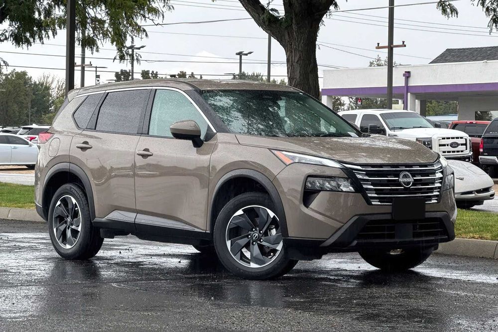 Nissan Rogue SV      2025