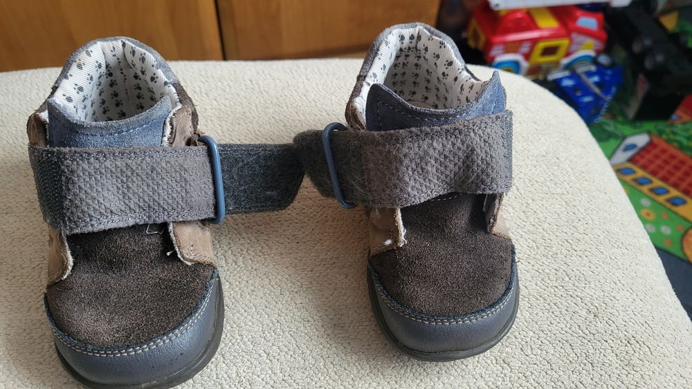 Trzewik, buty chłopięce Clarks, 21