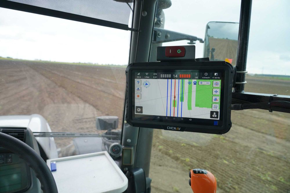 Курсовказівник G10 від CHCNAV на трактор в наявності