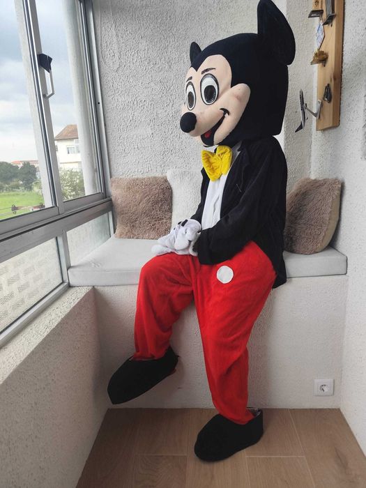 Aluguer de Fatos de Mascotes Mickey e Minnie