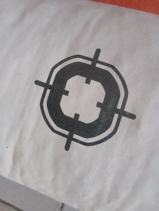 Saco de boxe cinzento