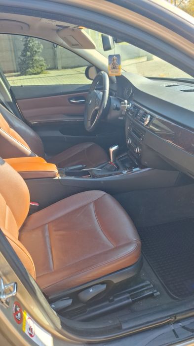 BMW 320I E90 2008 року