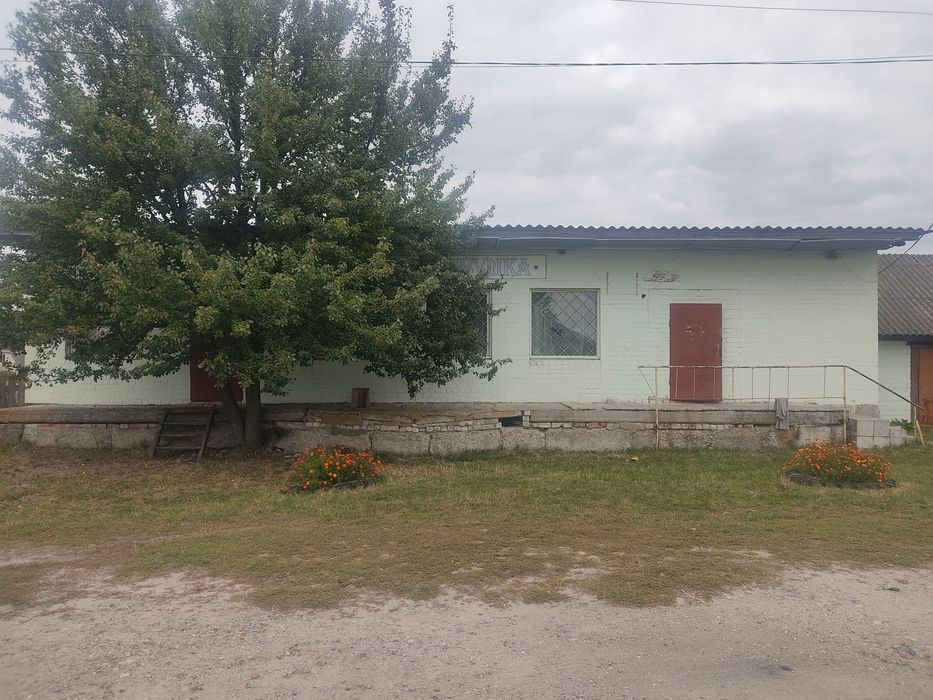 Продам приміщення магазину в с. Вовчок.