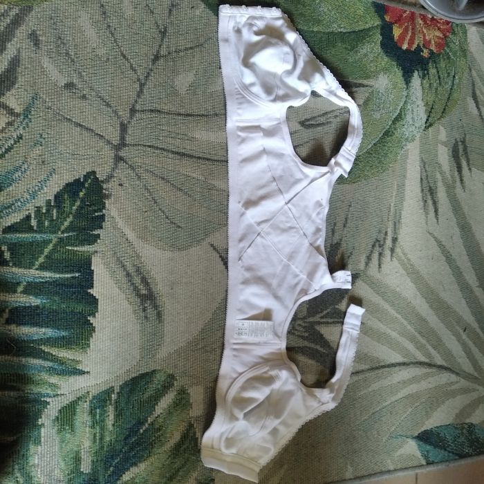 Biustonosz do karmienia rozmiar 80D Avon