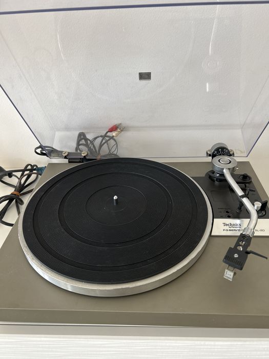 Technics  FG SERVO  PLAYER SL-20